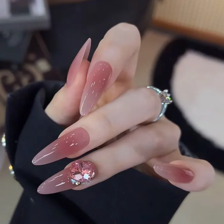 【乌梅子酱】显白晕染穿戴甲简约气质美甲成品流行冰透ins温柔梯形