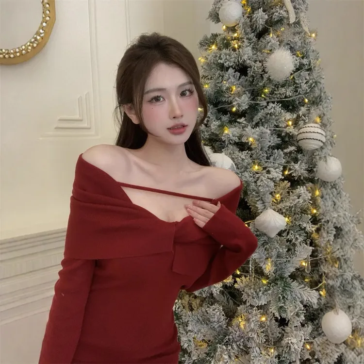 黑色性感一字肩包臀裙冬季新款辣妹修身显瘦针织红色圣诞连衣裙