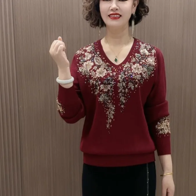 中老年妈妈装针织衫宽松大码遮肉刺绣重工镶钻气质百搭时尚短衫