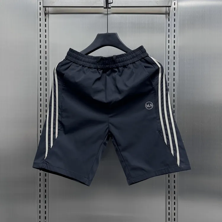 夏季外穿冰丝薄款短裤男网红潮牌沙滩裤韩版三道杠修身五分裤子男