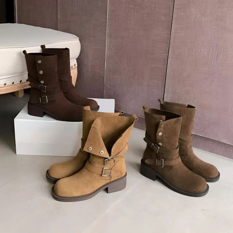 【茵茵家】增高5.5cm~美拉德粗跟厚底扣带牛反绒短筒靴女秋冬季新款
