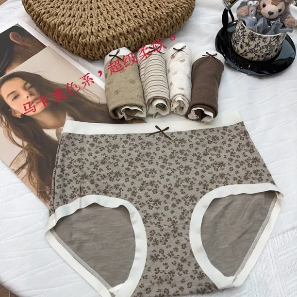 1478秋冬小羊绒系列中腰碎花透气柔软亲肤女士三角内裤