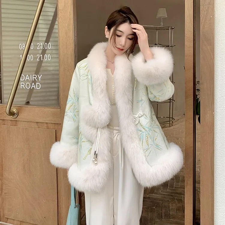 2026年冬季新款宫廷风仿狐狸毛外套中国风盘扣棉服皮草斗篷大衣女