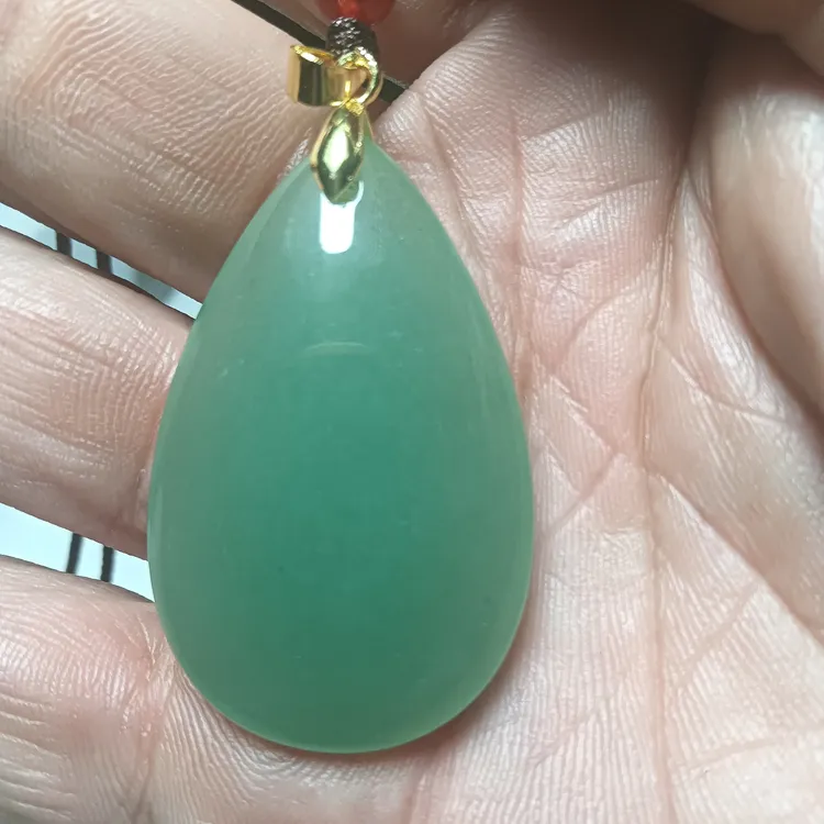 天然东陵玉吊坠拍一发一。