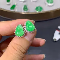 翡翠18K金镶嵌耳饰翡翠