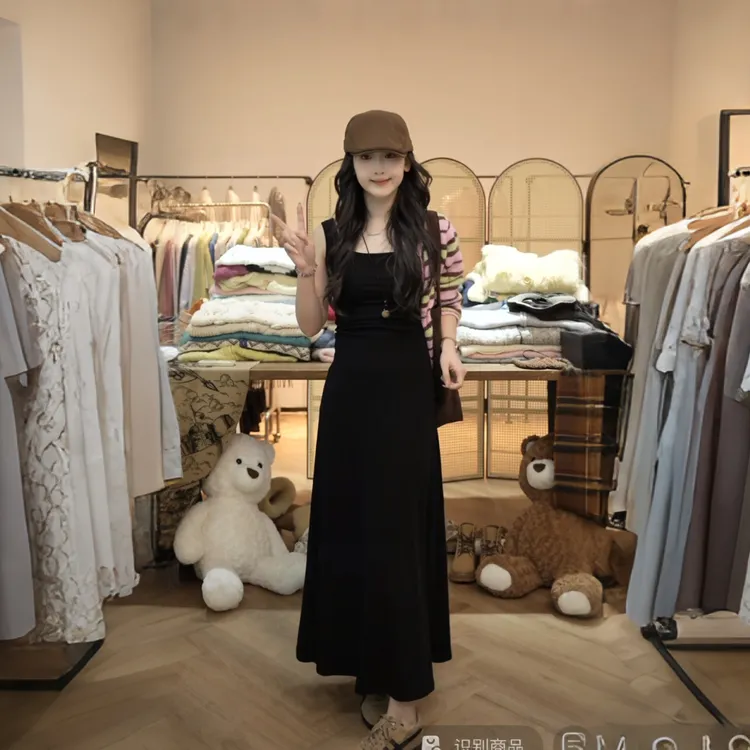 【闵笑一】慢调巴黎 2025早秋新款设计款慵懒风百搭黑色显瘦连衣裙