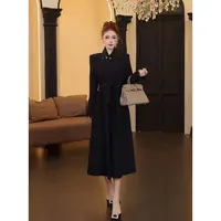 【送腰带】黑色大衣女2025春秋季新款高级感赫正肩连衣裙D3838