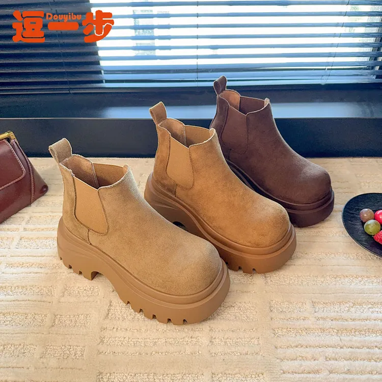 真皮厚底靴冬季百搭秋季增高英伦风高帮复古女马丁靴小码复古加绒