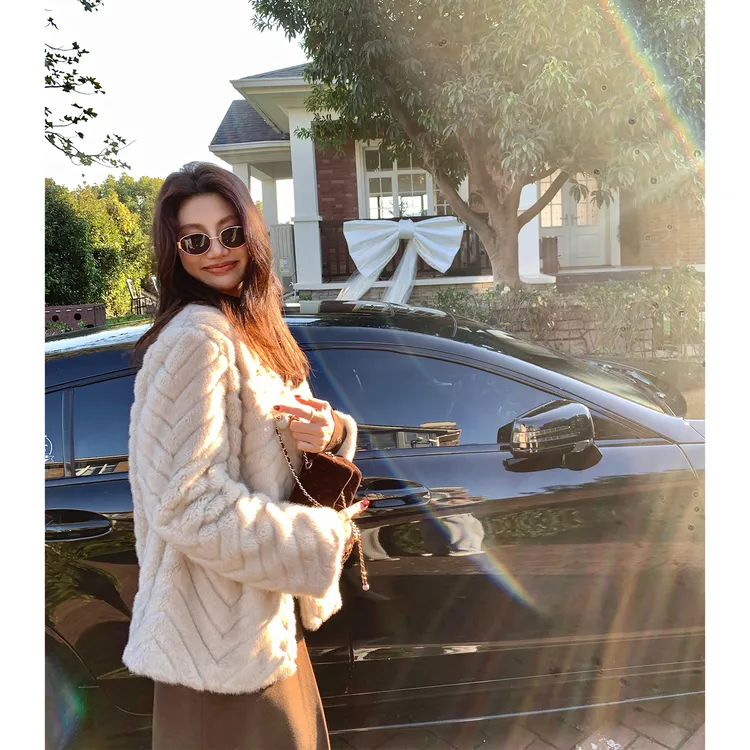 【ALONESAVOR】龍喜儿秋冬保暖小香风人字纹V领短外套Y792