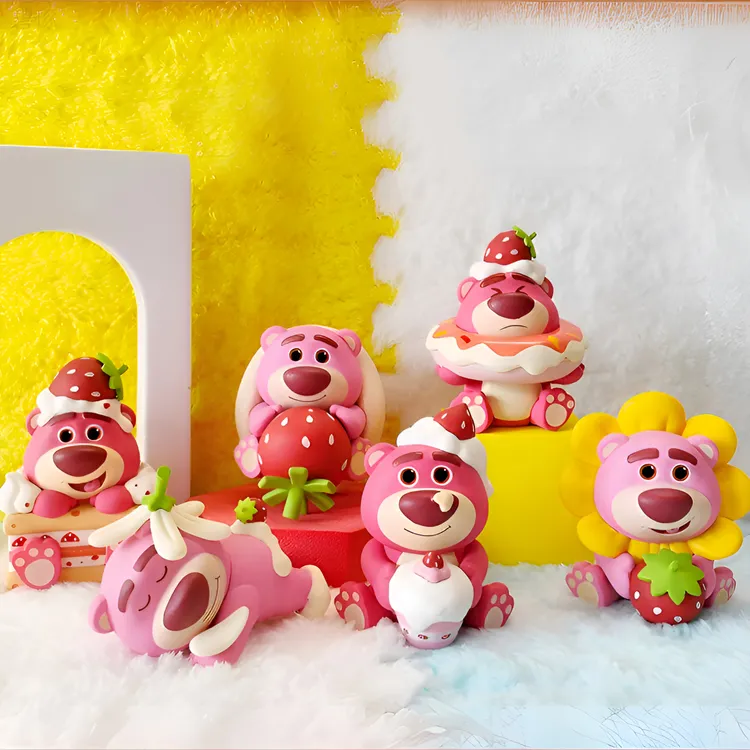 草莓熊盲盒手办公仔玩具可爱屁屁熊汽车桌面摆件蛋糕生日礼物玩偶