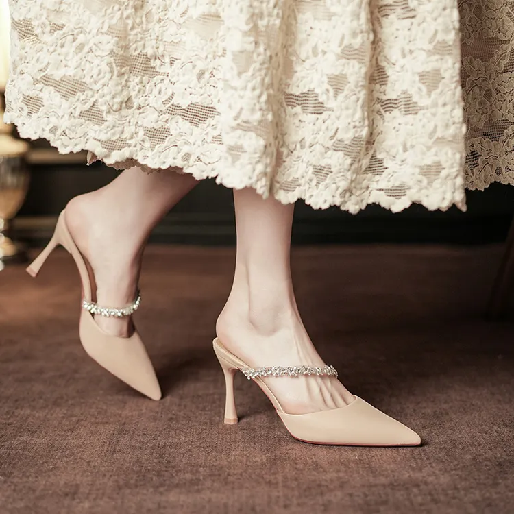 包头拖鞋外穿半拖细跟尖头高跟凉拖女气质漆皮水钻2023年春夏新款