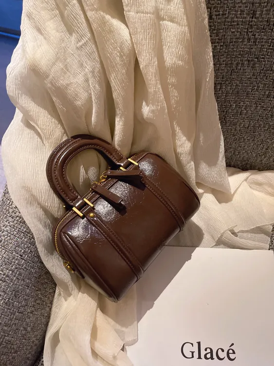 高级感纯色软皮枕头波士顿包包女2025新款百搭小众轻奢单肩斜挎包