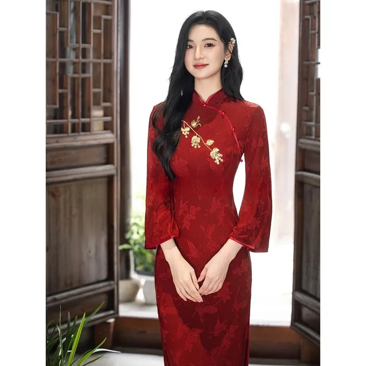 红色旗袍女新中式2025新款秋季长袖订婚敬酒服改良年轻款日常可穿