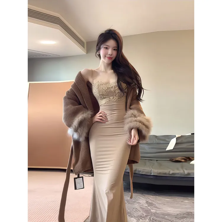 纯欲辣妹蕾丝拼接吊带连衣裙女秋冬新款收腰显瘦高级感包臀长裙子