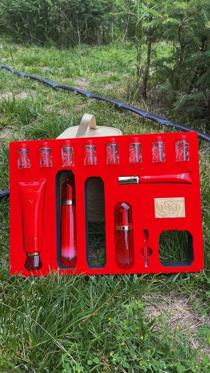 红色护肤套装淡化细纹抗皱紧致补水保湿送爱人礼盒