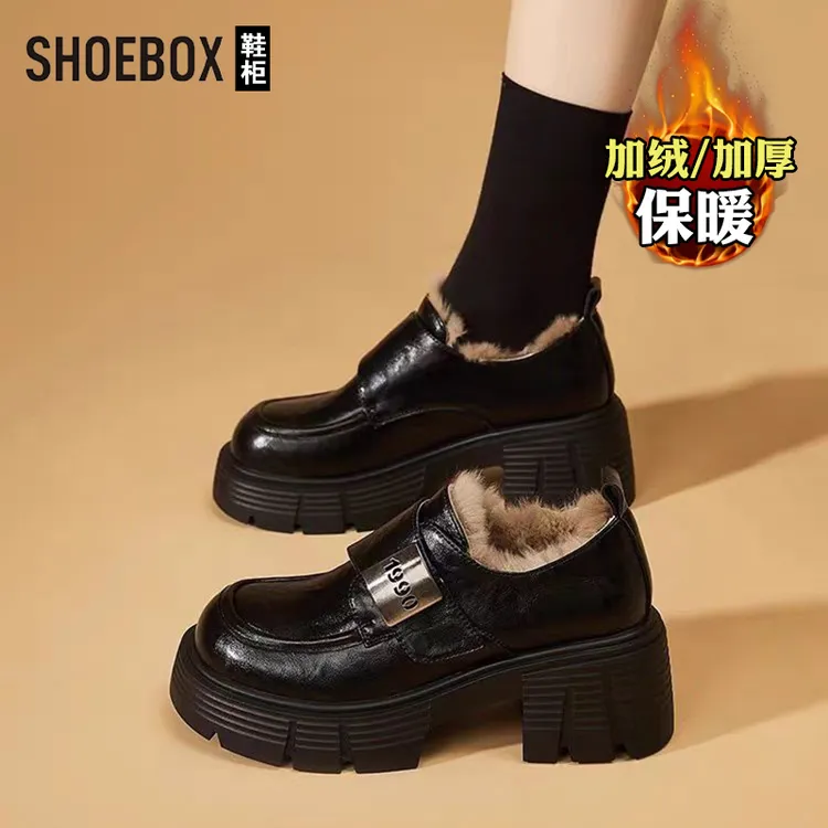 达芙妮集团旗下踩屎感软底加绒乐福鞋2025新款保暖女士黑色小皮鞋