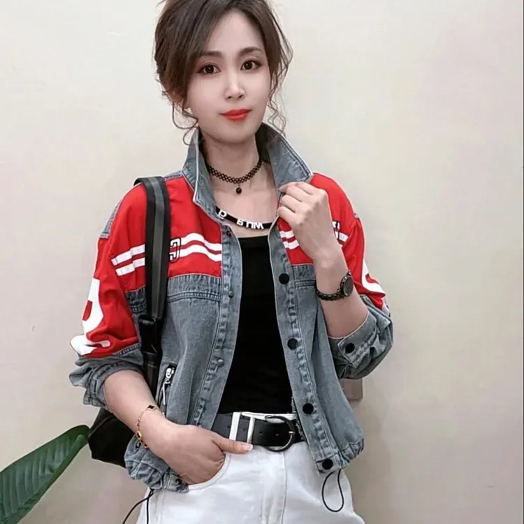 今年流行时尚拼接牛仔外套女春秋2025新款欧货短款设计感工装夹克