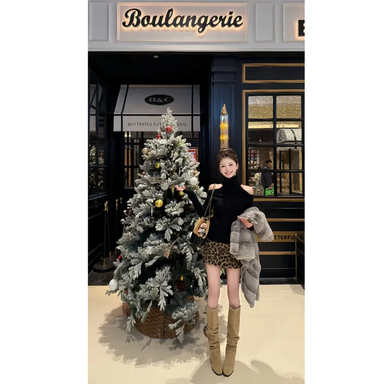 韩系气质女神时尚高级感纯欲露肩通勤小众上衣配显瘦半身裙两件套