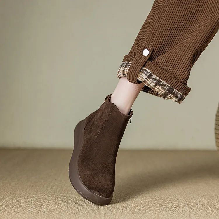 鞋子女2024新款爆款秋冬加绒百搭大码女鞋41到43真皮软底马丁短靴