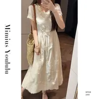 【mimius】肉肉 法式气质浮雕感蕾丝刺绣掐腰短袖连衣裙 G05315