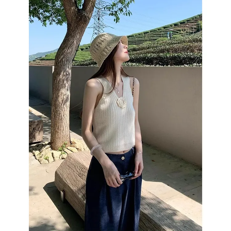 清冷诧寂花朵针织马甲背心女2025夏季新款无袖清冷系禅意衣服女