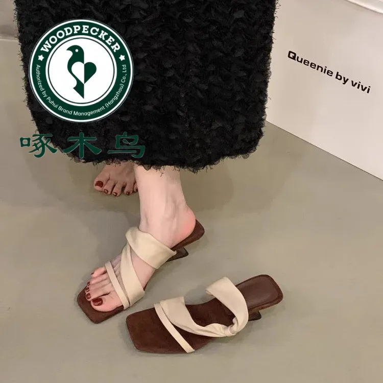 啄木鸟法式小众高级感尖头拖鞋女2025夏季新款细跟褶皱温柔一字拖