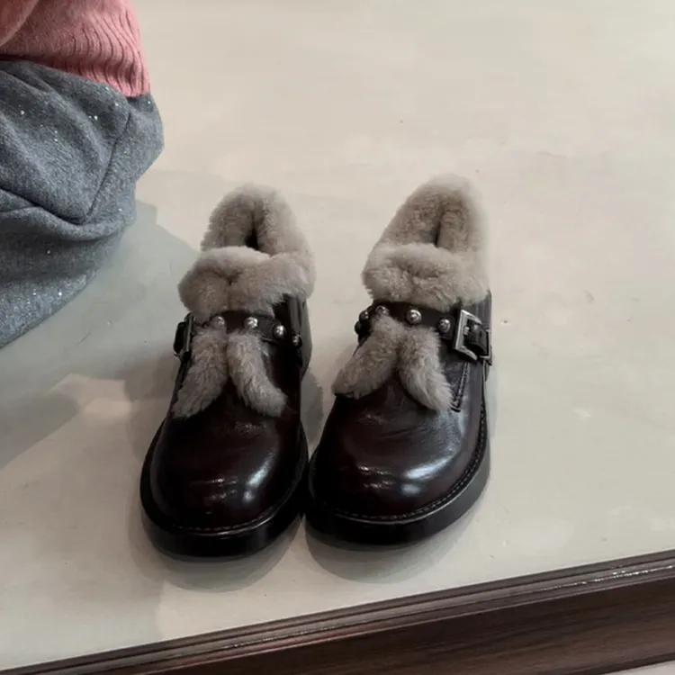 英伦风保暖毛毛小皮鞋女2025秋冬新款复古时尚百搭皮带扣粗跟单鞋
