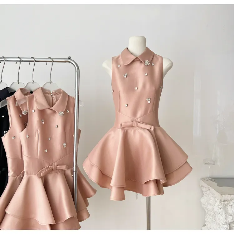 香肉肉“贵女”原创手工坊缎面高定重工显瘦蝴蝶钉钻连衣裙