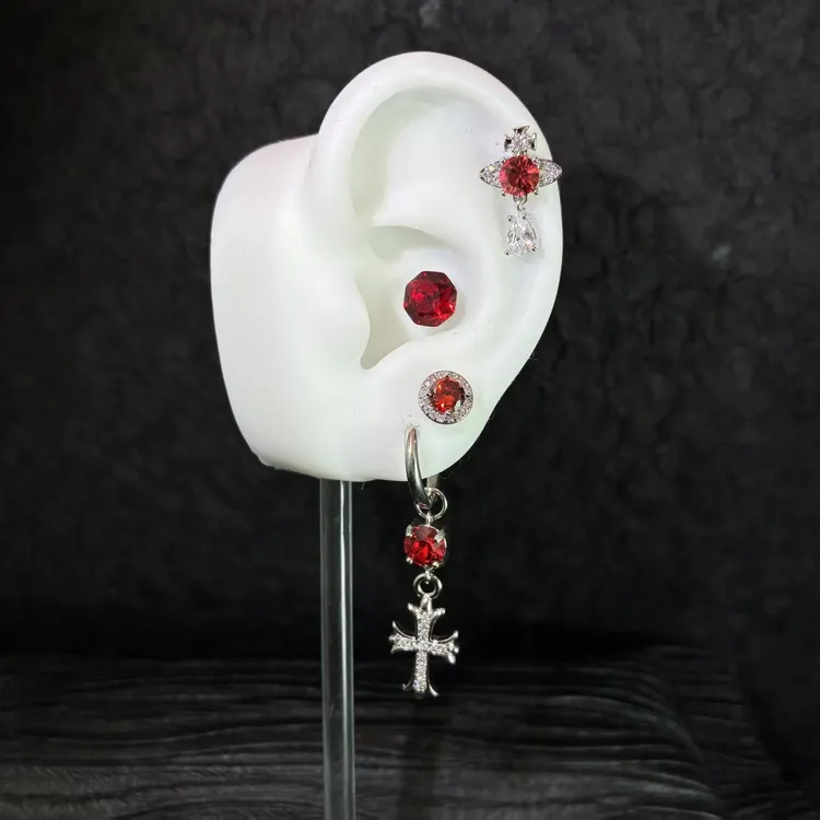 钛钢仿水晶耳饰 土星太后华子女甜美风少女风粉红简约风耳钉几何