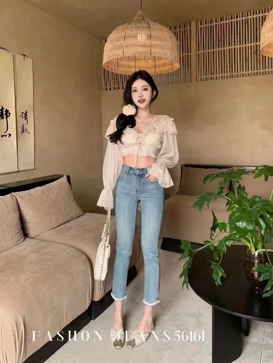 早春新款设计感珍珠蕾丝牛仔裤女高腰显瘦九分烟管裤潮