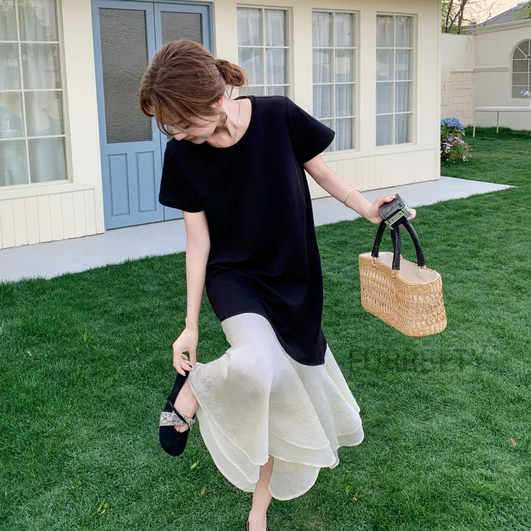 黑白拼接赫本风短袖连衣裙女2025夏季新款法式简约气质显瘦鱼尾裙