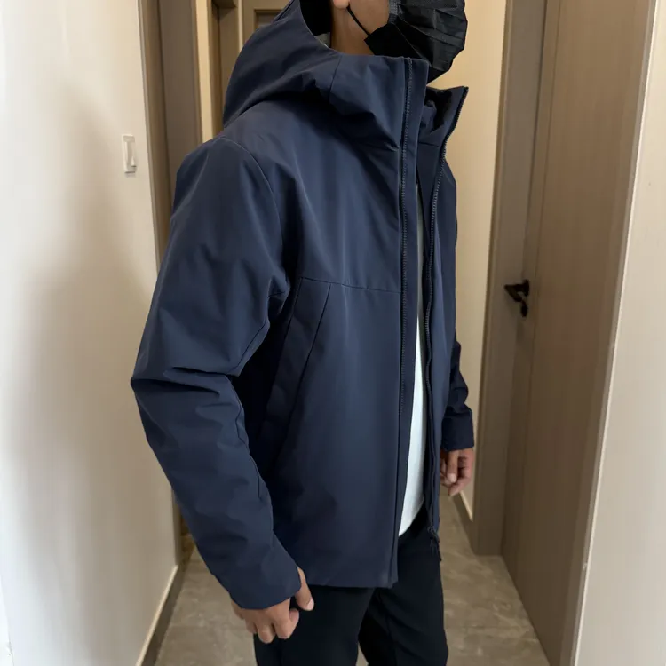 商V简约轻量化薄款羽绒服！90大朵绒！轻盈修身防风防水连帽羽绒服