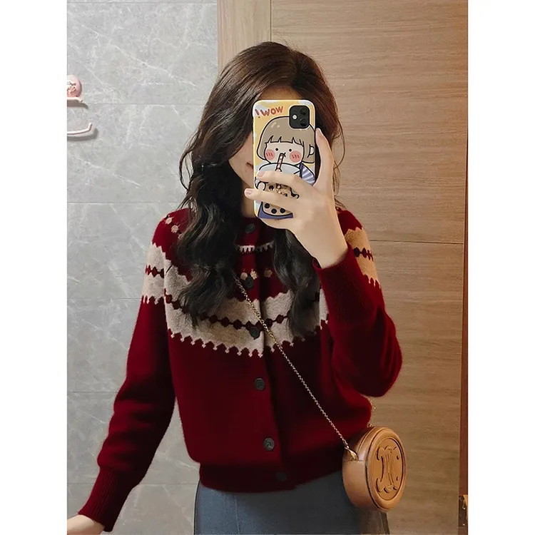 独特设计感红色提花排扣圆领针织衫女装秋冬新款开衫休闲慵懒上衣