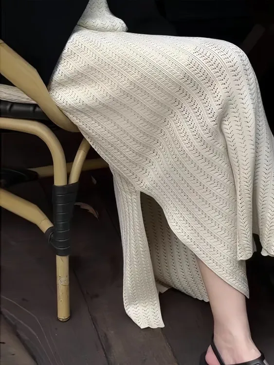 气质杏色针织半身裙女2025初秋新款松紧腰显瘦遮肉百搭开叉a字裙