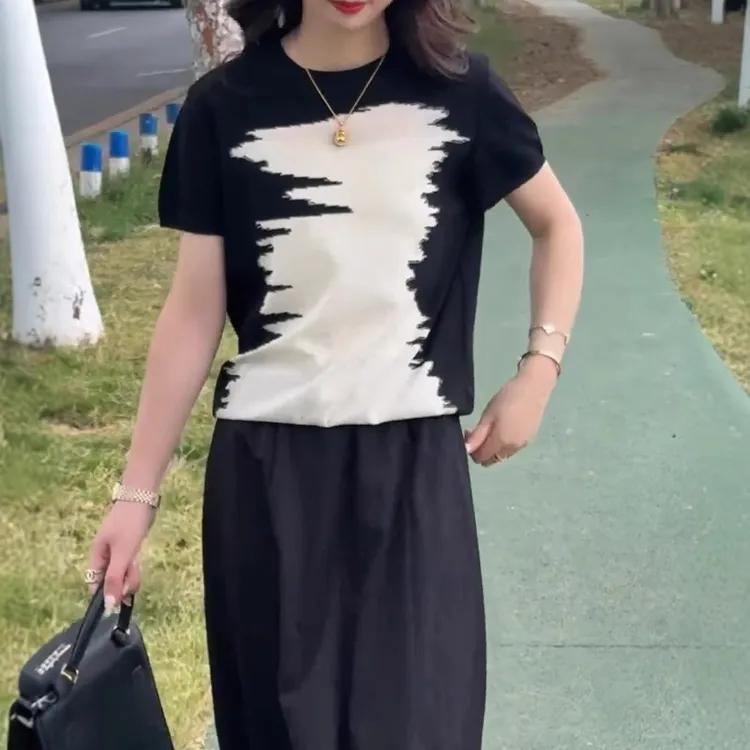 遮肚子宽松显瘦圆领上衣夏季薄款胖MM大码女装欧货撞色短袖针织衫