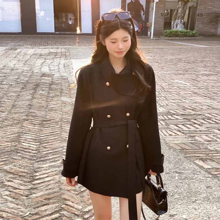 小众风衣外套女秋新款2025时尚围脖设计感法式气质双排扣系带大衣