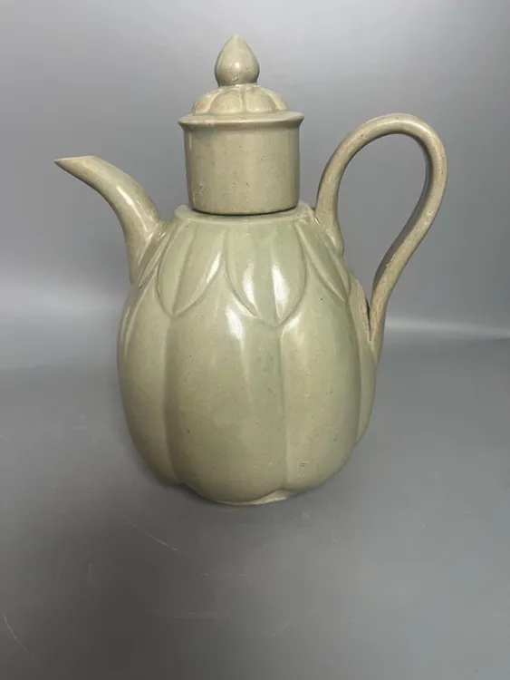 越窑执壶秘色瓷器摆件