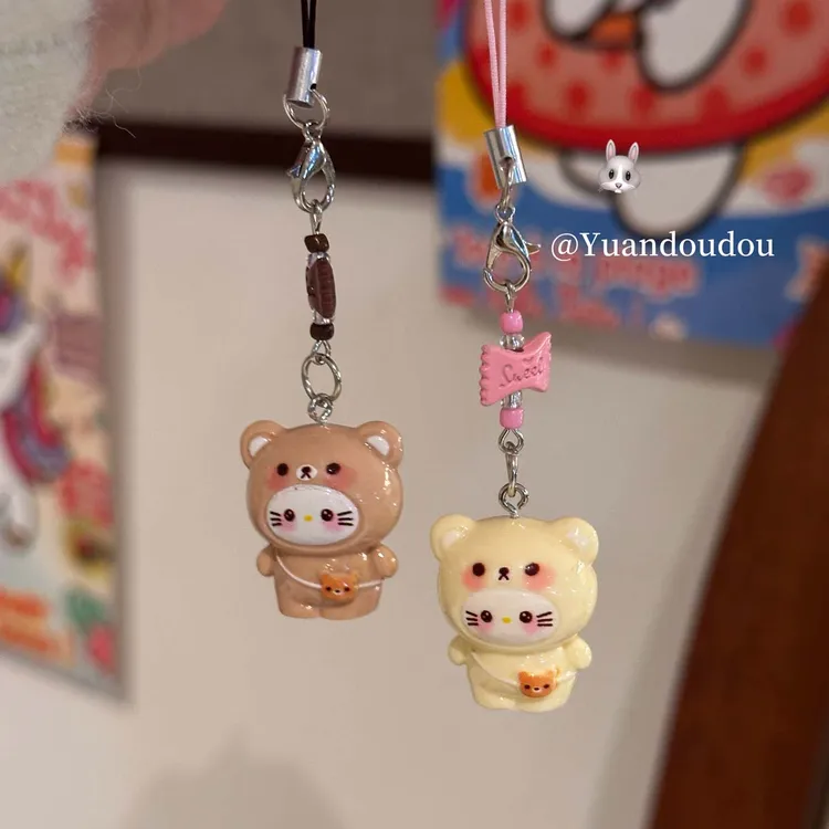 可爱软萌猫咪卡通挂件ins少女书包新款超萌仿立体kt猫手机壳挂链