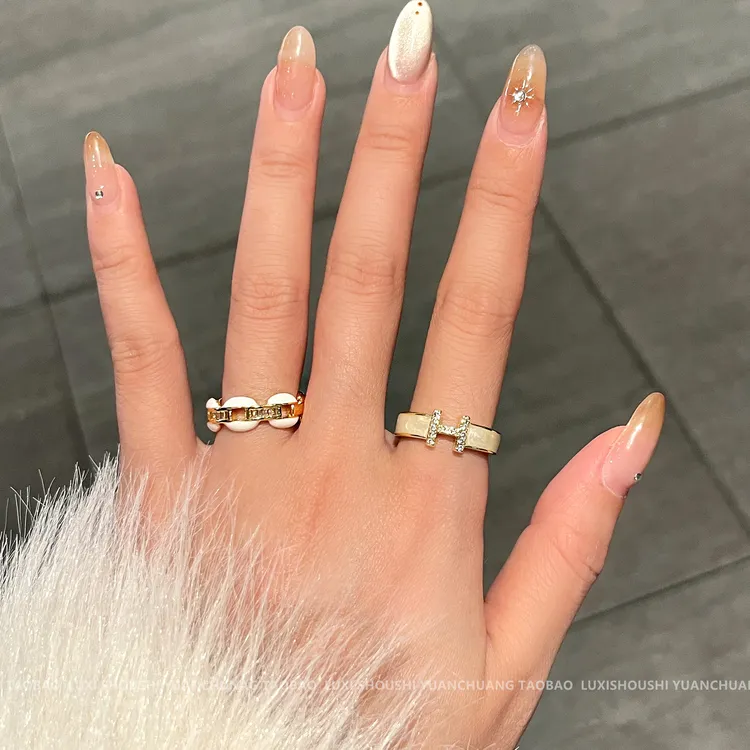 铜合金戒指 小香风字母H戒指女小众简约百搭高级轻奢可调节指环 