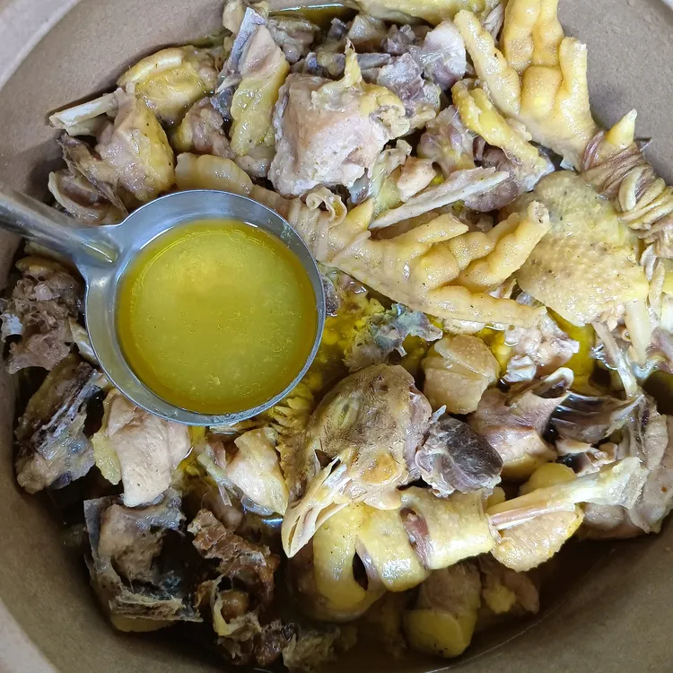 散养老母鸡现杀现卖顺丰包邮