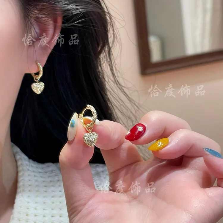 恰度｜百搭肌理感两戴爱心耳环