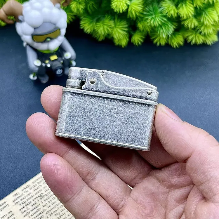 复古金属老式怀旧磕头打火机砂轮火石创意设计时尚个性银色经典