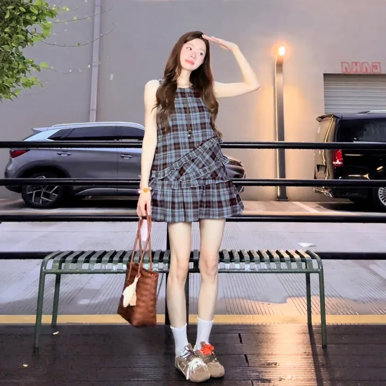格纹无袖背心连衣裙子女生韩系衣服夏季2025新款显瘦收腰短裙6057