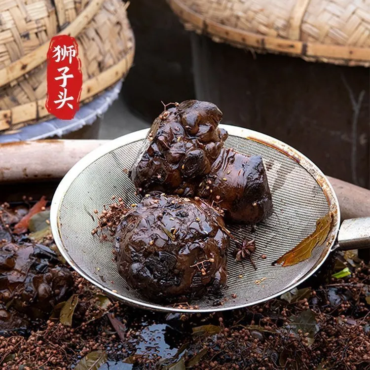 山东狮子头酱疙瘩用酱油加上多味卤料腌制口味香脆爽口酱香浓郁