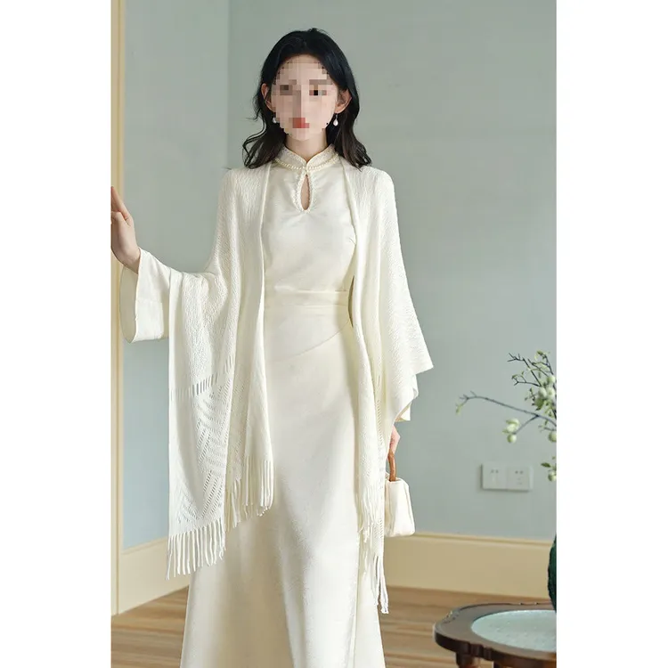 新中式秋装轻国风清冷感旗袍式长袖连衣裙缕空流苏时尚披肩两件套