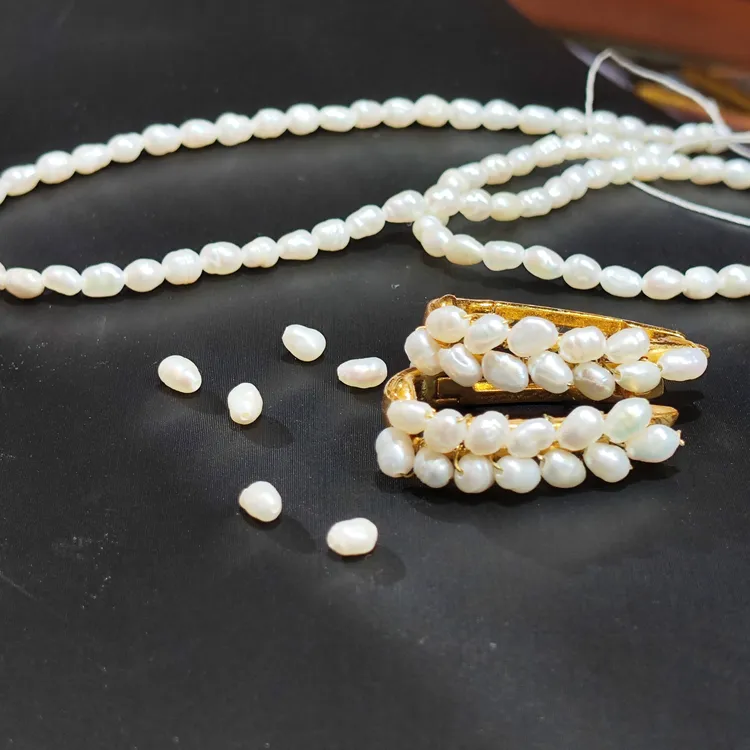 铜合金仿珍珠耳饰  جىڭ مەرۋايىت女原创设计耳环金色日韩几何图案