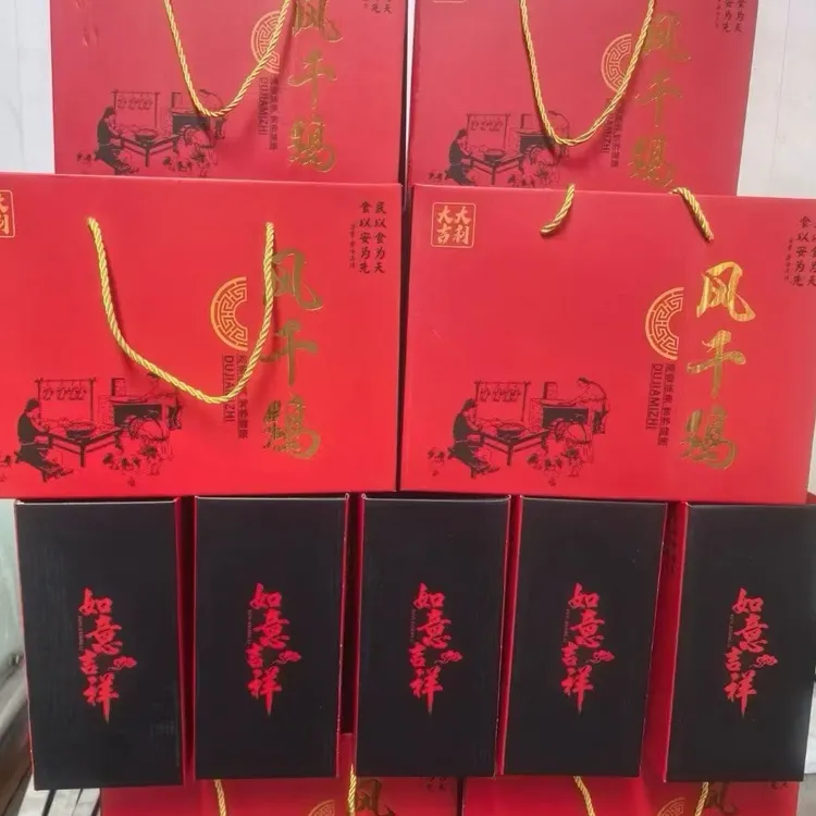 潍坊风干鸡，小公鸡腌制，肉质紧实，自然晾干