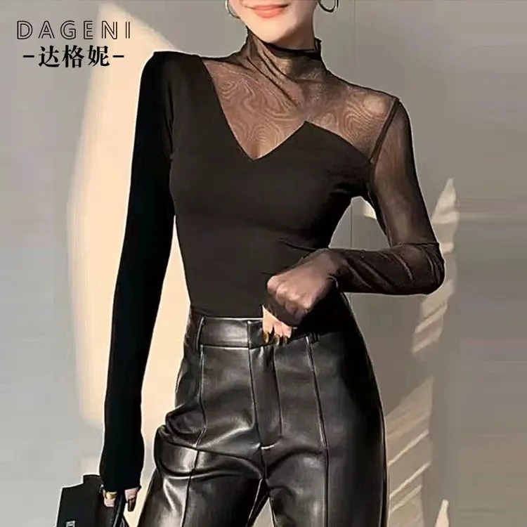 早春新款半高领镂空网纱拼接长袖t恤女内搭时尚修身显瘦打底上衣