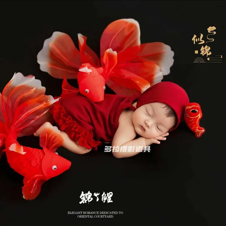 新生儿宝宝锦鲤摄影主题服装道具影楼拍照帽子红色新年婴儿衣满月