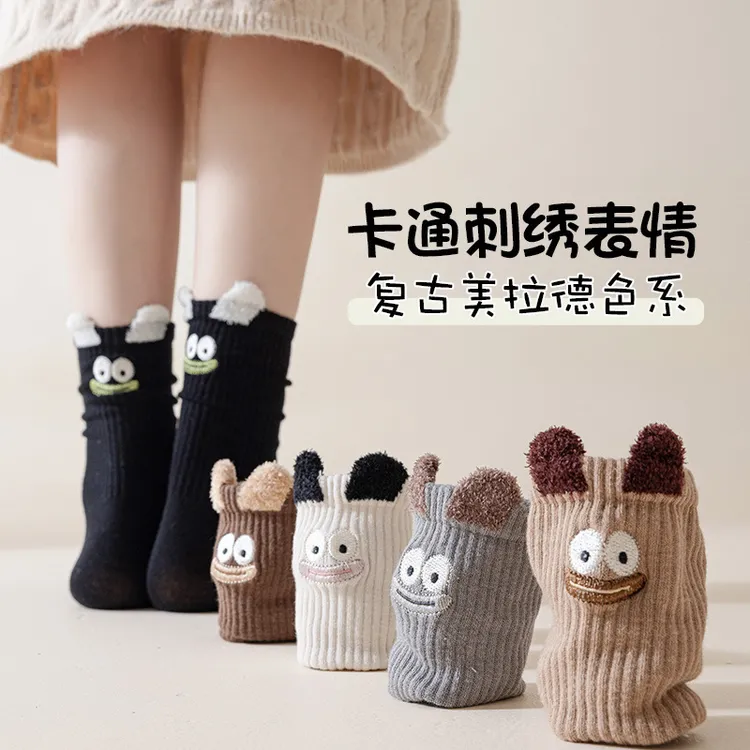 袜子女秋冬中筒卡通刺绣小耳朵女袜运动百搭外穿潮袜长筒涤棉袜子